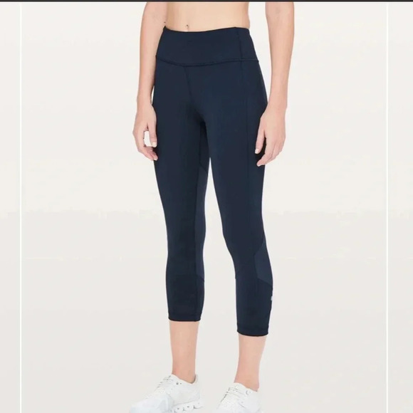 lululemon athletica Pants - (42)Lululemon Pace Rival Crop *Full-On Luxtreme 22"